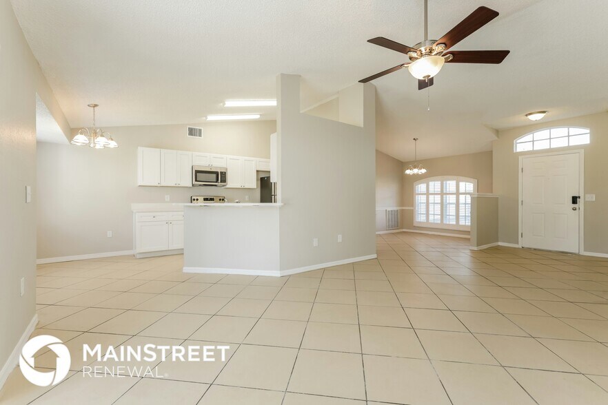 Building Photo - 2704 Champion Ridge Dr