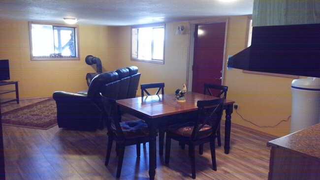 Building Photo - 465 Blackthorne Rd