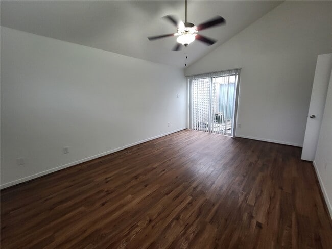 Building Photo - 13839 Walnut Hollow Ln