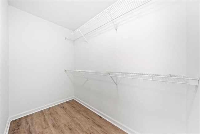 Building Photo - 900 Melrose Park Pl