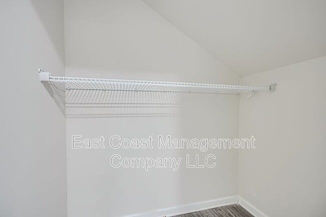 Building Photo - 4612 Schley Ave