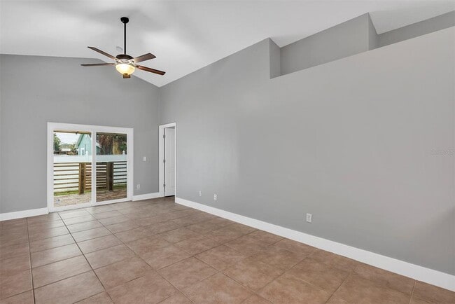 Building Photo - 7686 Pine Fork Dr