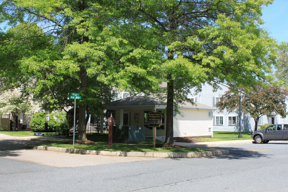 Laundry Facility - 10 Village Brook Ln
