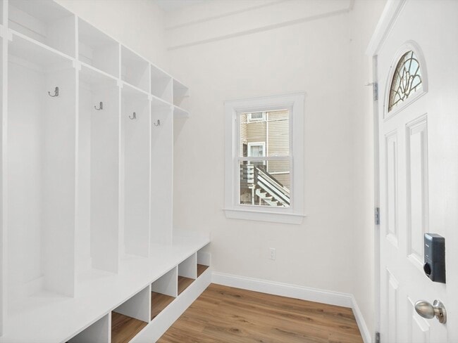 Building Photo - 14 William St