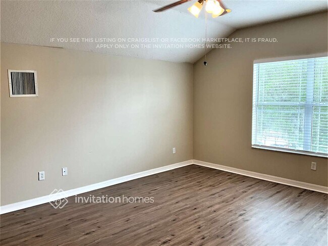 Building Photo - 11238 Madison Park Dr
