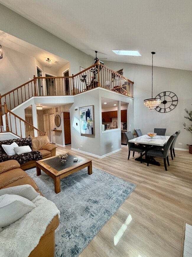 Building Photo - 1353 Ridgefield Cir