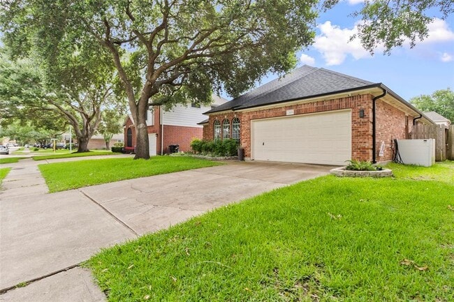 Building Photo - 2105 Mossy Trail Dr