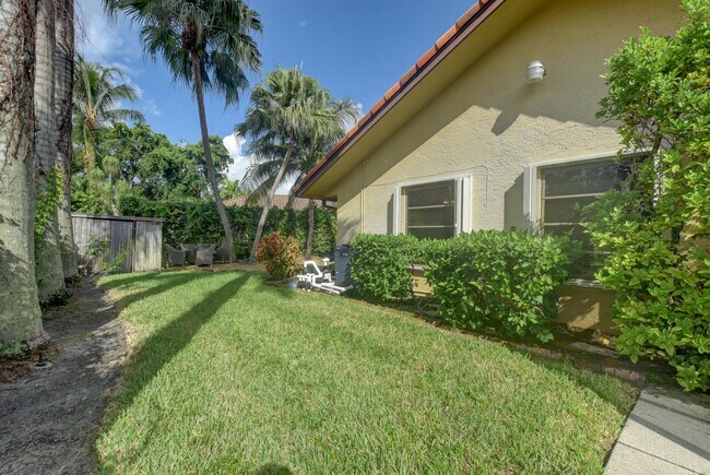 Building Photo - 2570 NW 27th St