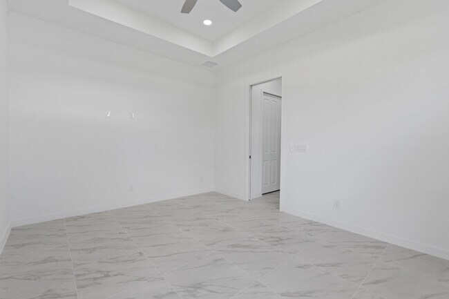 Building Photo - 710 Eisenhower Blvd