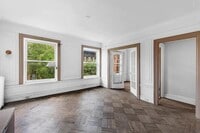 Building Photo - 155 Hicks St