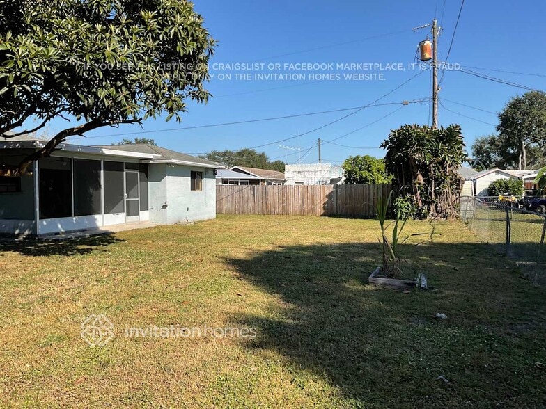 Building Photo - 1856 Edith St NE