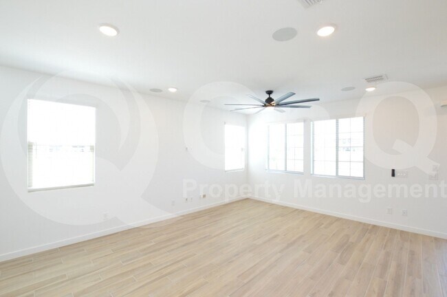 Building Photo - 9418 E Solina Ave