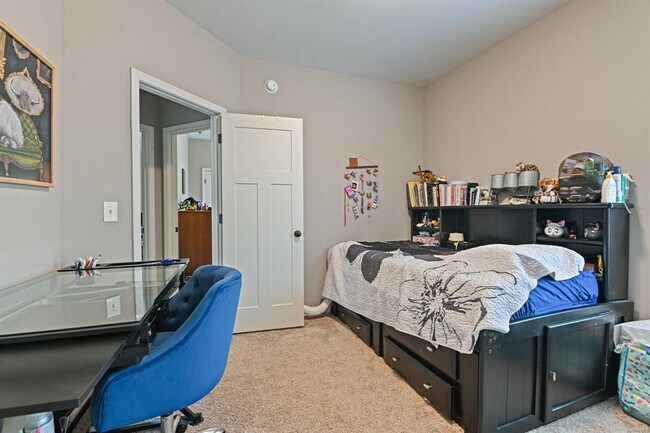 Building Photo - 905 Overture Dr