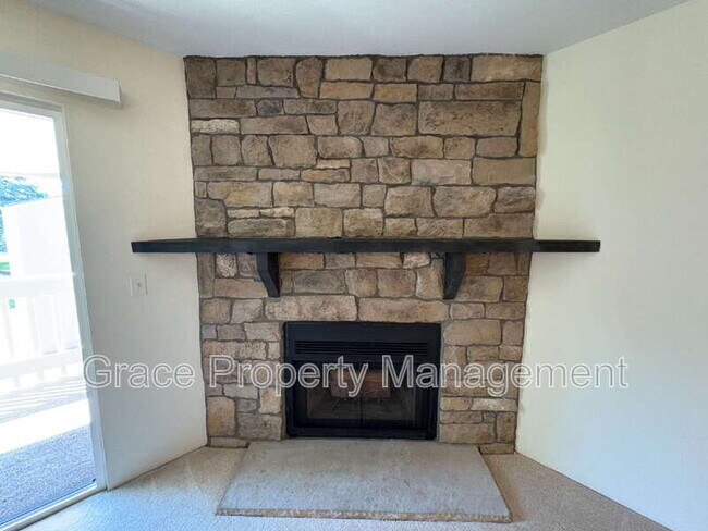 Building Photo - 8335 E Fairmount Dr