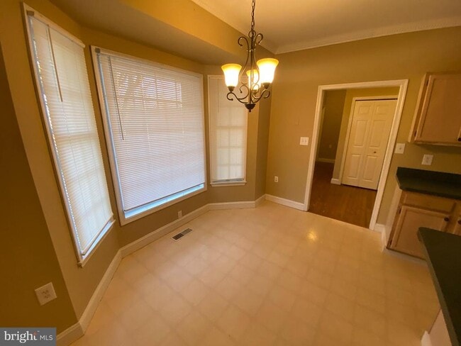 Building Photo - 47 Pikeview Dr