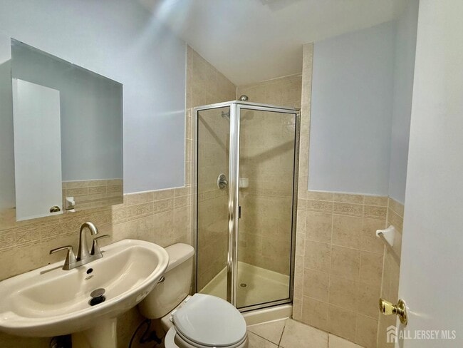 Building Photo - 1404 Edison Glen Terrace