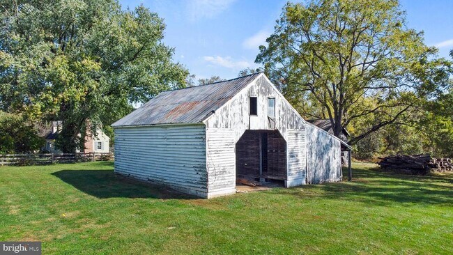 Building Photo - 16131 Old York Rd