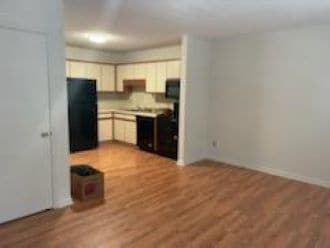 Building Photo - 1136 Robin Hood Ct