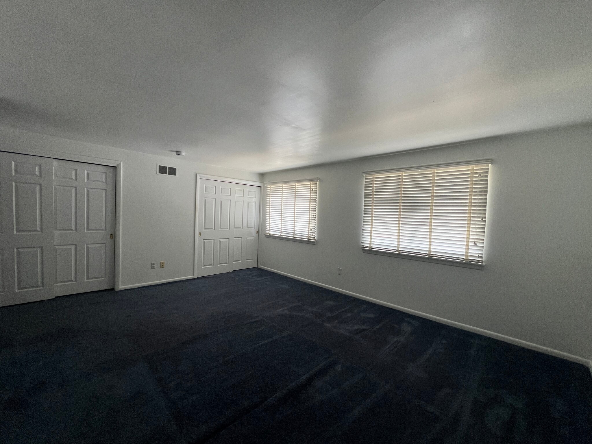 Building Photo - 919 Putnam Blvd