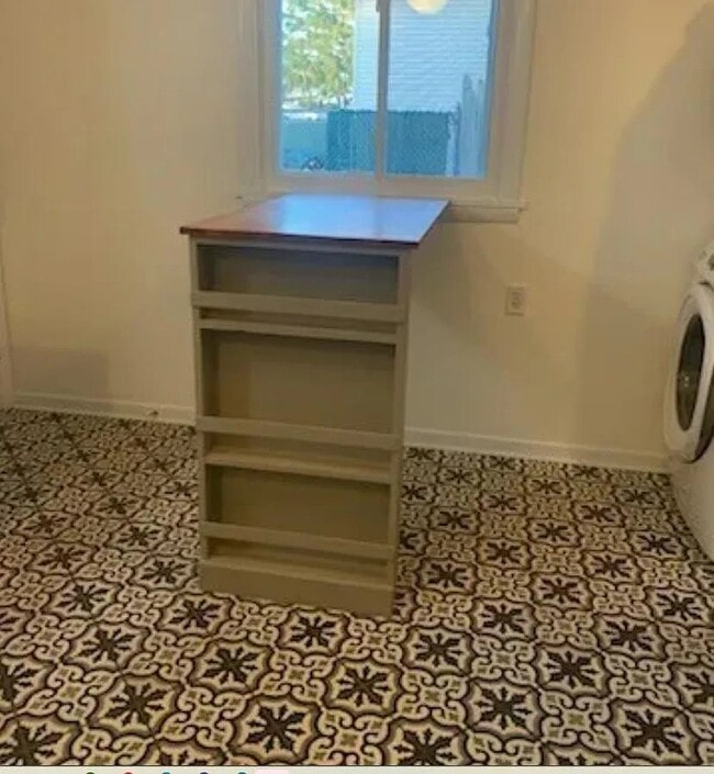 Building Photo - 5260 South St