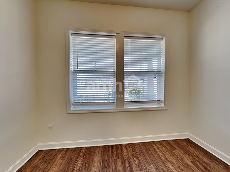 Building Photo - 449 Brookgreen Dr