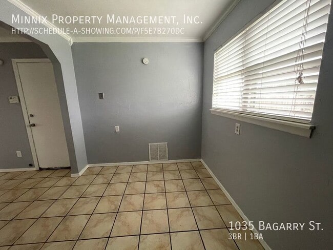 Building Photo - 1035 Bagarry
