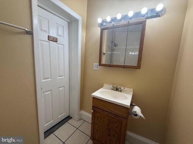 Building Photo - 720 Springfield Ave