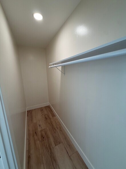 Building Photo - 2113 Montana St