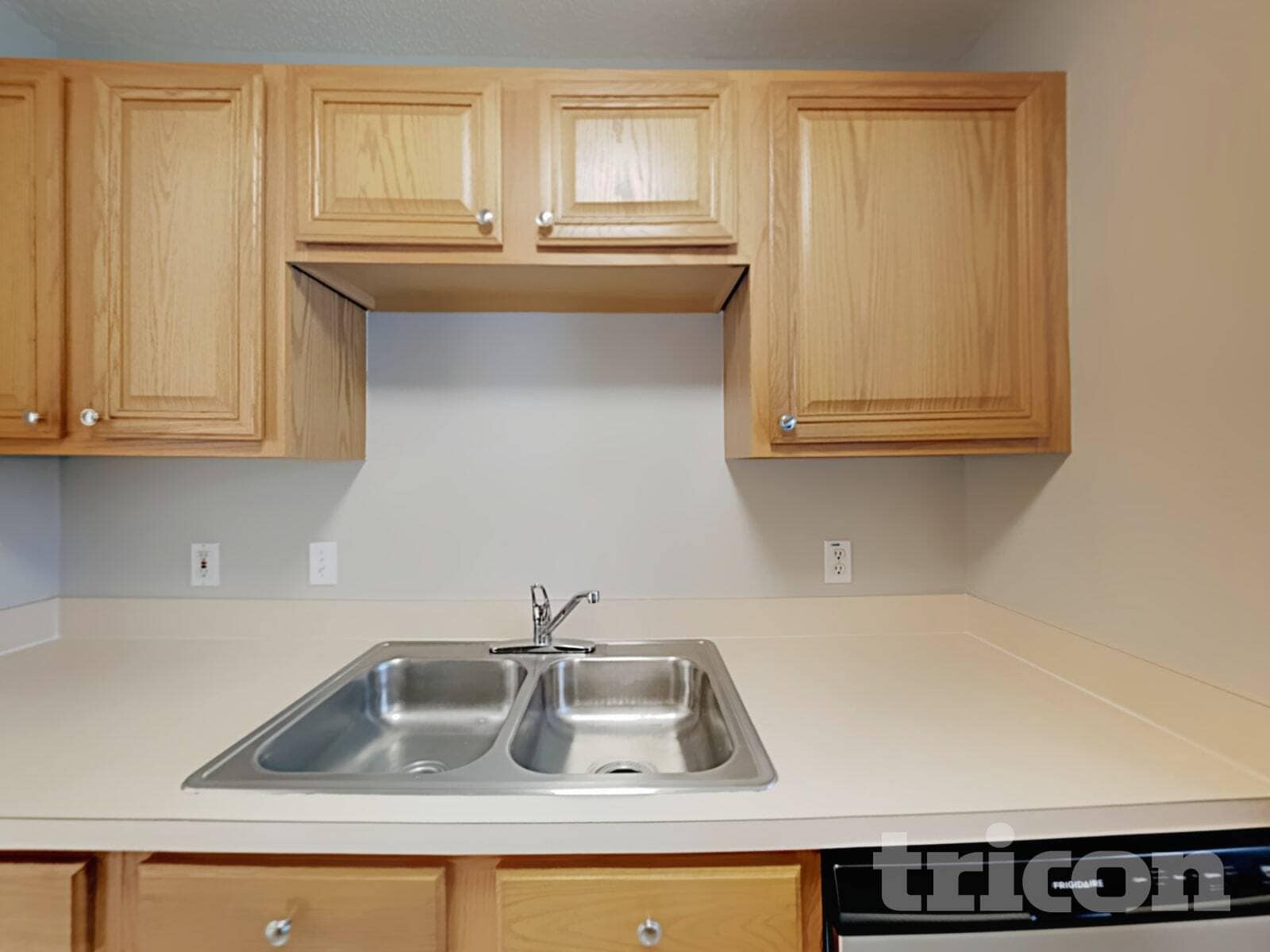 Building Photo - 651 Heraldo Ct