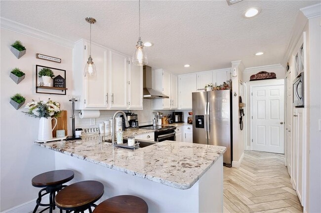 Building Photo - 2115 Heathwood Cir