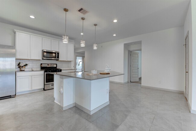 Building Photo - 29751 Cayenne Cir