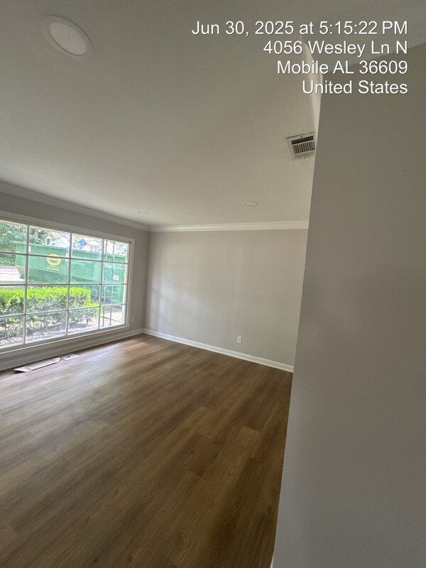 Building Photo - 4056 S Wesley Ln