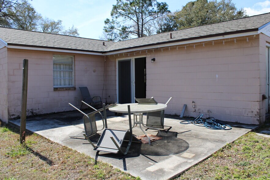 Patio - 1563 Pawnee St