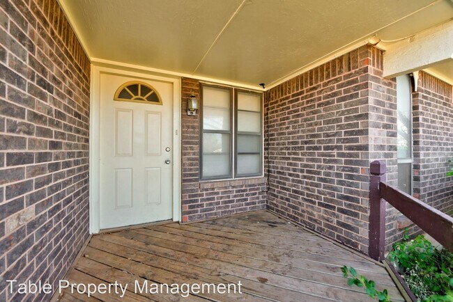 Primary Photo - 5316 S Briarwood Dr