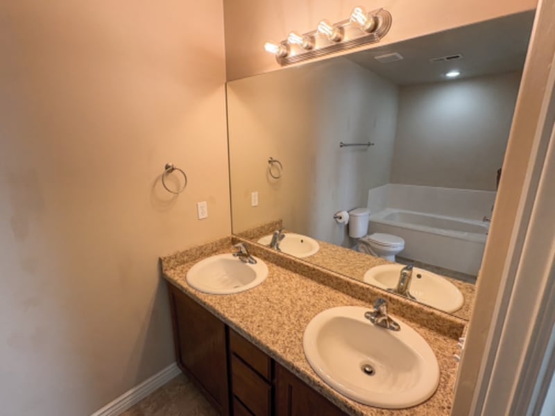 Building Photo - 652 Pimlico Dr