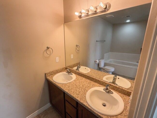 Building Photo - 652 Pimlico Dr