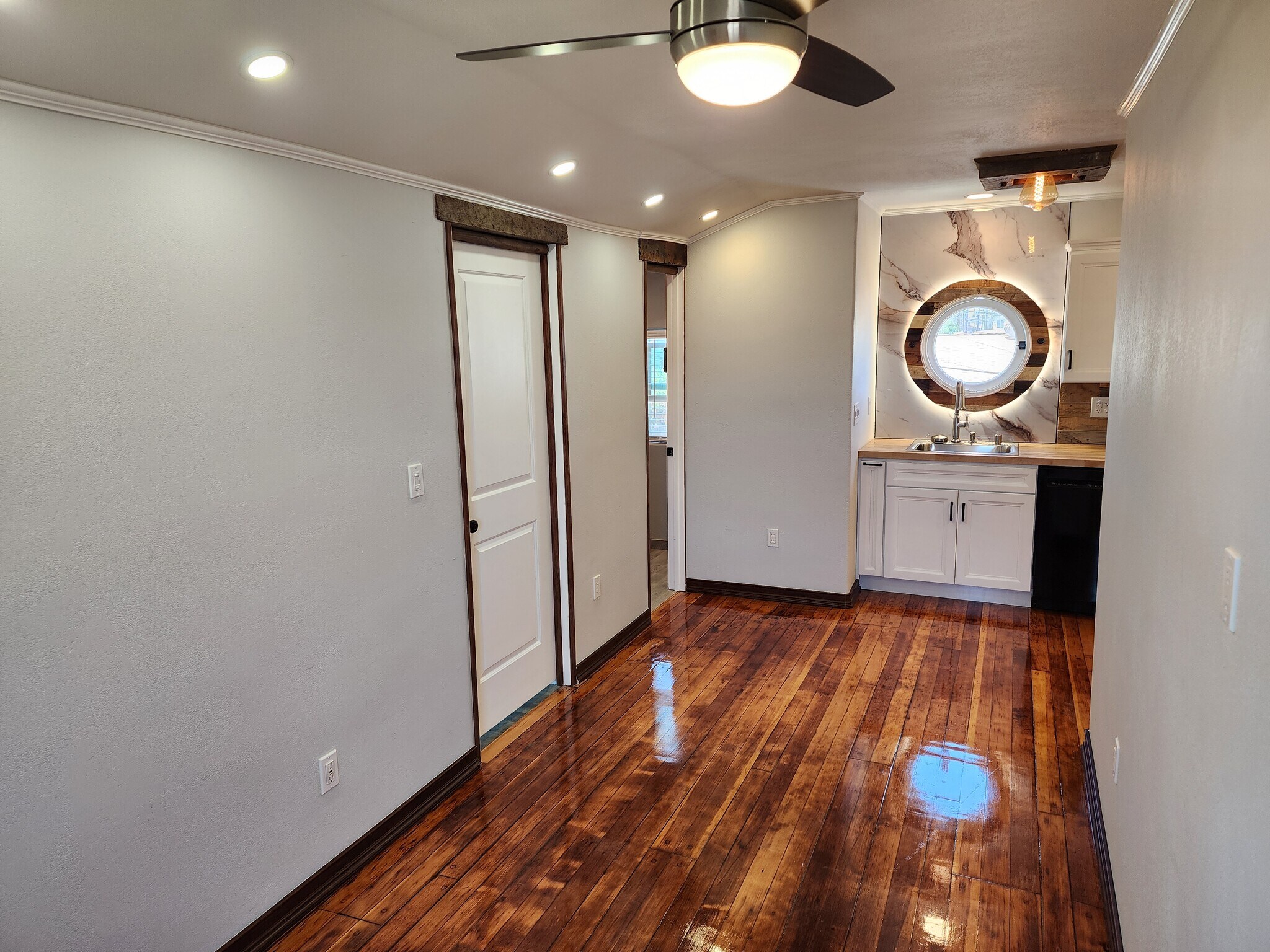 Building Photo - 3684 43rd St