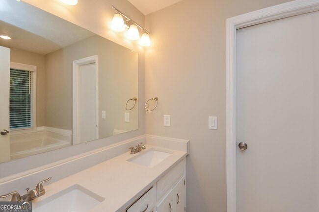 Building Photo - 2383 Corigan Cir NE