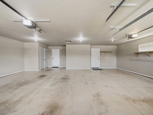 Building Photo - Spacious Unfurnished Home in Liberty Lake | Modern Living in a Prime Location