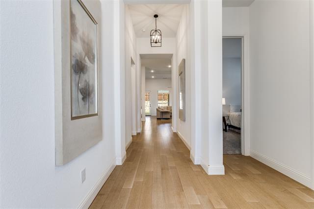 Building Photo - 8221 Legacy Oak Dr