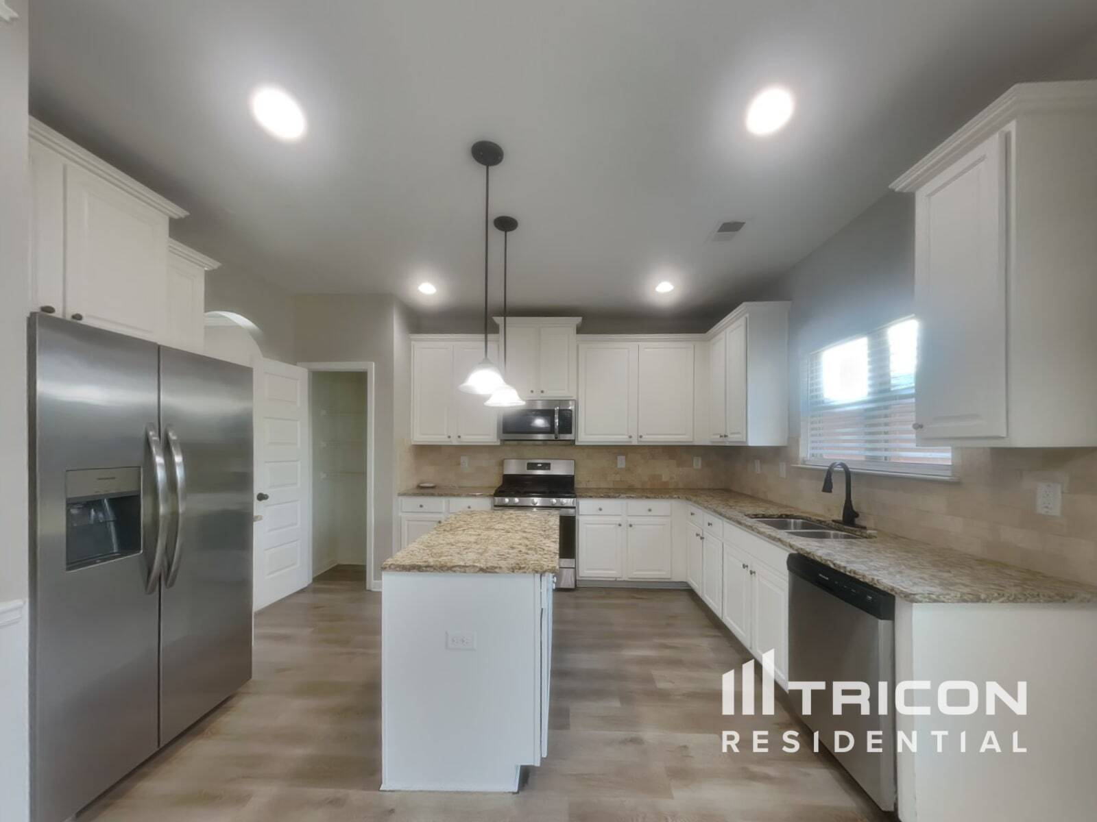 Building Photo - 409 Akers Dr