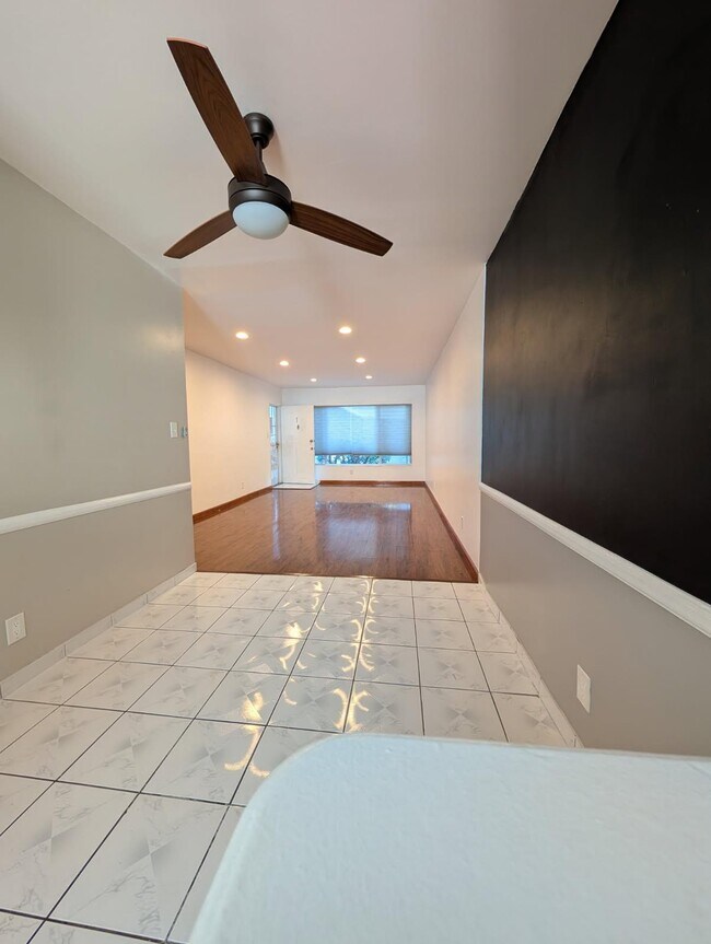 Building Photo - 2030 S Preuss Rd