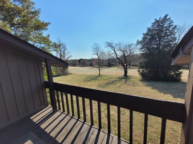 Building Photo - Charming 2 Bed/2 Bath Condo - Mallard Head Subdivision - Spacious Deck - Fireplace - Community Pool