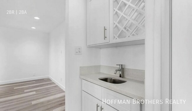 Building Photo - 1320 N Sierra Bonita Ave