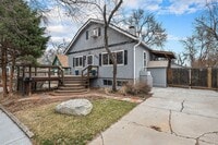 Building Photo - Duplex unit near Downtown! Utilities inclu...