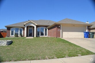 Building Photo - 3Bed/2 Bath in desired neighborhood in Cop...
