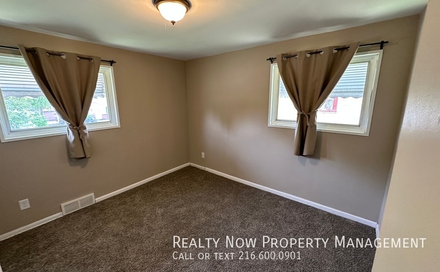 Building Photo - 16605 Kollin Ave