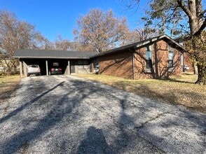 Building Photo - 438 Williamsburg Dr