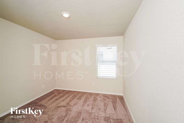 Building Photo - 10715 Prusiner Dr