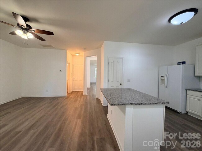Building Photo - 10968 Princeton Village Dr